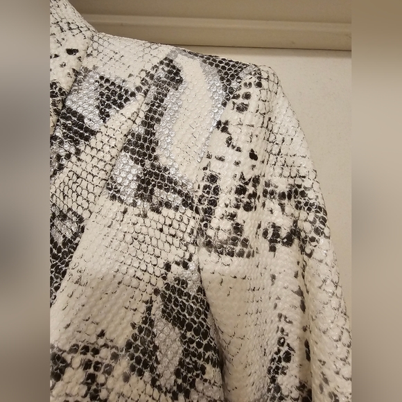Thalia Sodi Snake Print Blazer - Picture 3 of 13